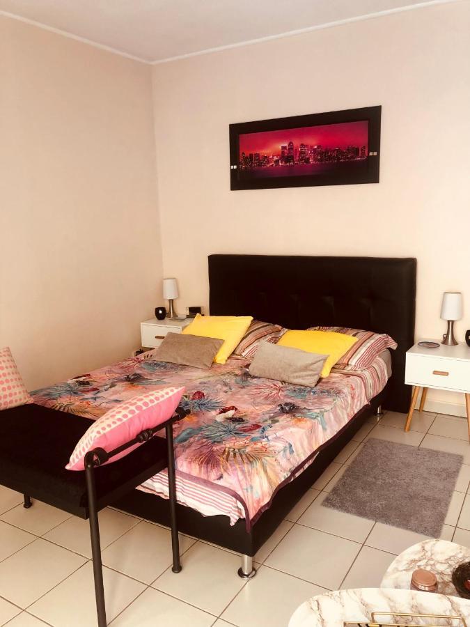 Mon Appart Avec Terrasse Et Piscine Roquebrune-Cap-Martin Exterior photo