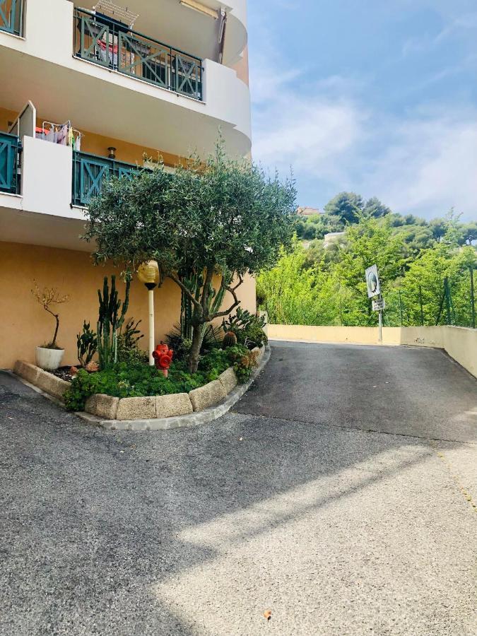 Mon Appart Avec Terrasse Et Piscine Roquebrune-Cap-Martin Exterior photo